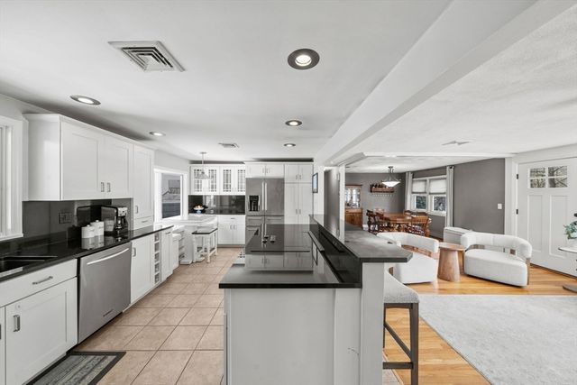 178 Woburn St, Wilmington, MA 01887