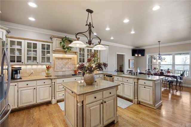 788 Cliff Road, Russellville, AR 72802