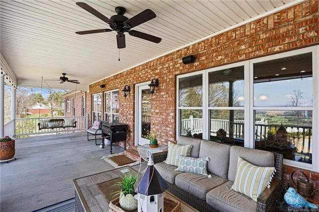 788 Cliff Road, Russellville, AR 72802