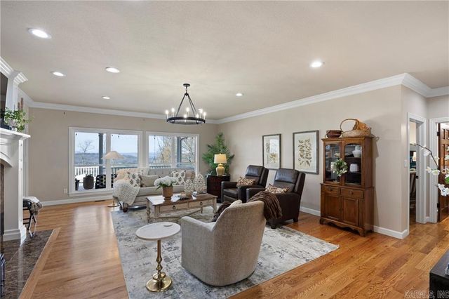 788 Cliff Road, Russellville, AR 72802