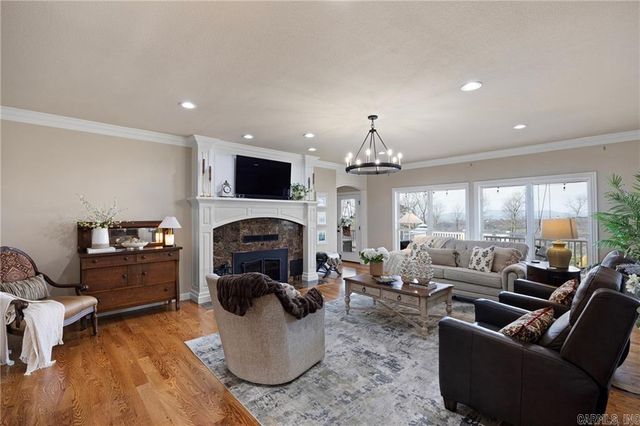 788 Cliff Road, Russellville, AR 72802