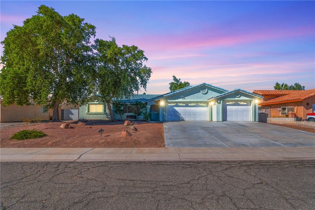 5735 S Sunrise Drive, Fort Mohave, AZ 86426