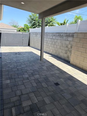 8146 Vantage Avenue, North Hollywood, CA 91605