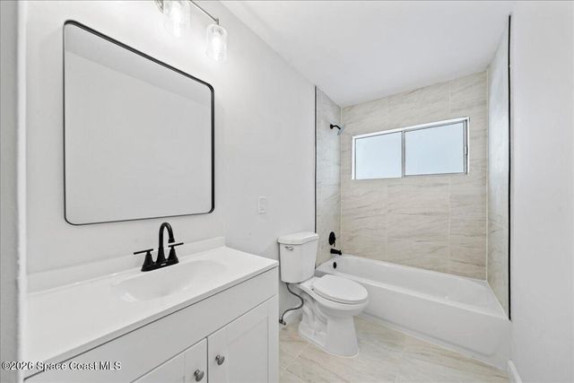 866 Vance Circle NE, Palm Bay, FL 32905