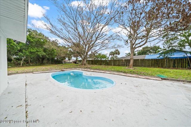 866 Vance Circle NE, Palm Bay, FL 32905