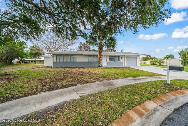 866 Vance Circle NE, Palm Bay, FL 32905