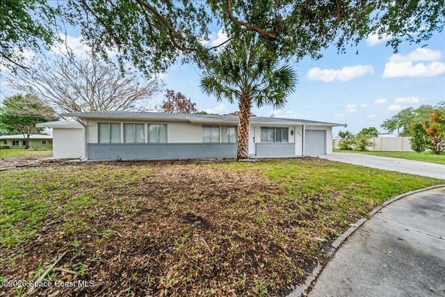 866 Vance Circle NE, Palm Bay, FL 32905