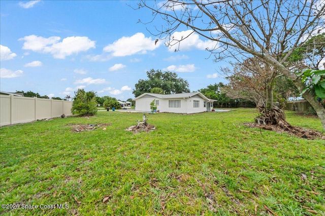 866 Vance Circle NE, Palm Bay, FL 32905