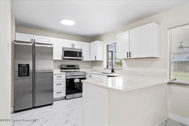 866 Vance Circle NE, Palm Bay, FL 32905