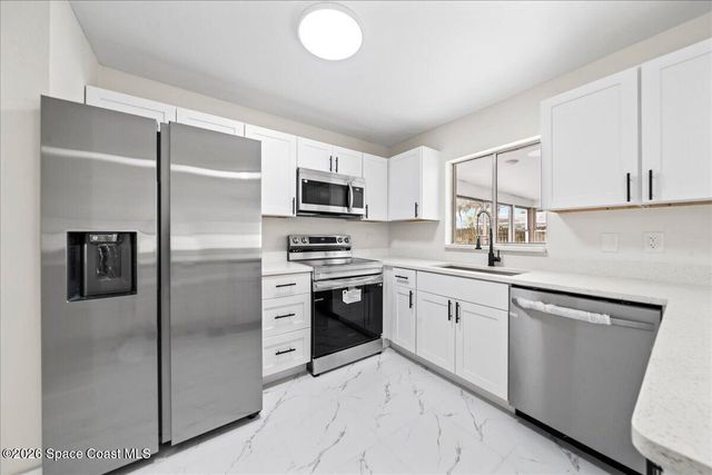 866 Vance Circle NE, Palm Bay, FL 32905