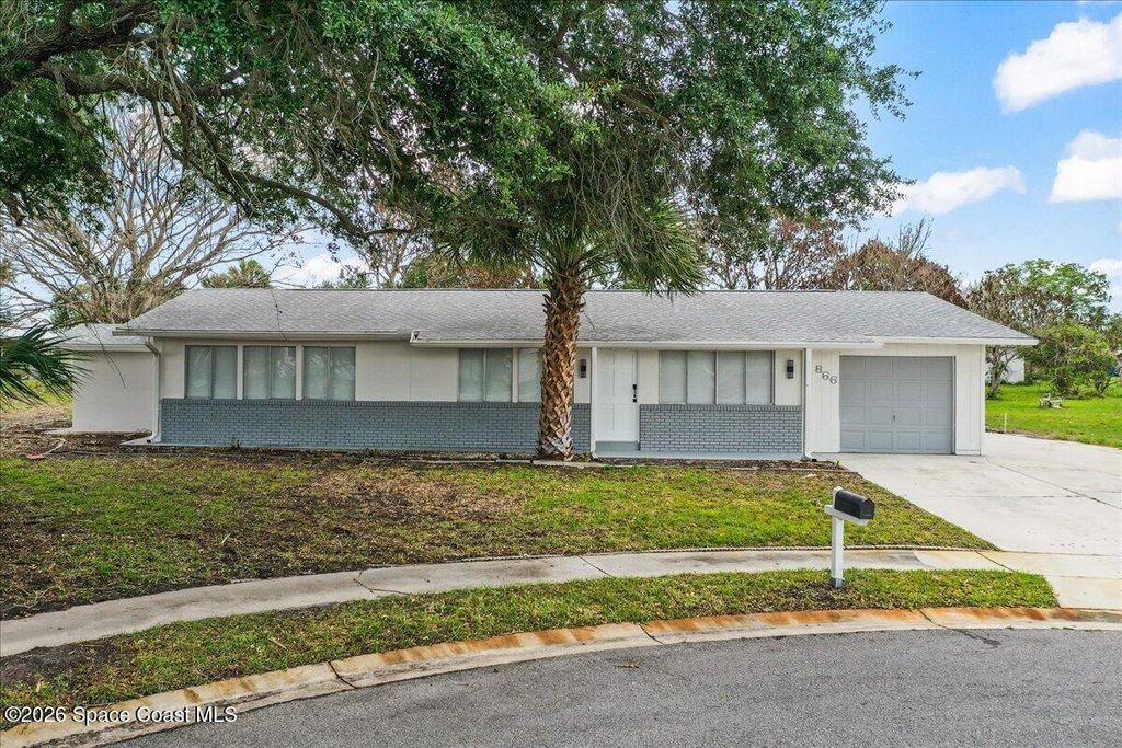 866 Vance Circle NE, Palm Bay, FL 32905
