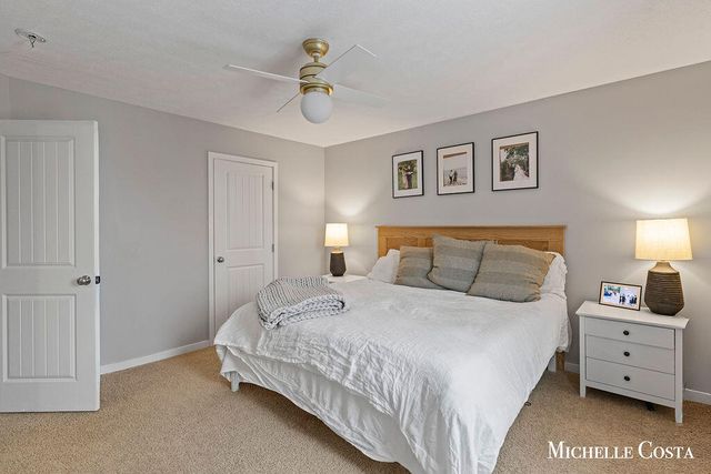 6498 Bradenwood Drive, Hudsonville, MI 49426