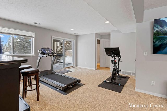 6498 Bradenwood Drive, Hudsonville, MI 49426