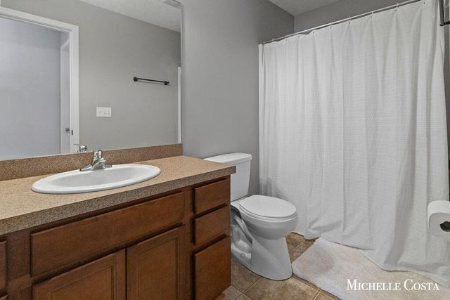 6498 Bradenwood Drive, Hudsonville, MI 49426