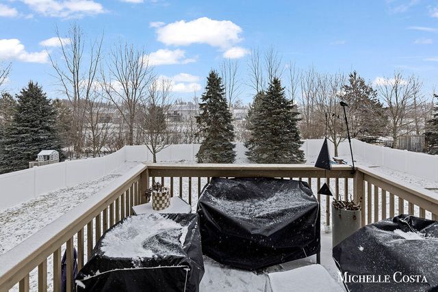 6498 Bradenwood Drive, Hudsonville, MI 49426