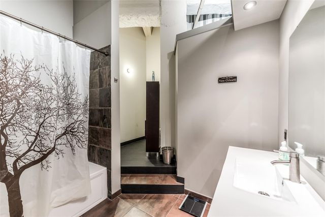 705 Main Street 215, Houston, TX 77002