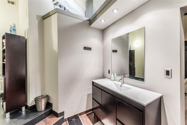 705 Main Street 215, Houston, TX 77002