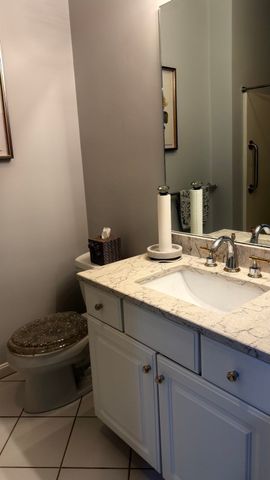 4 Village Dr 4, Quincy, MA 02169