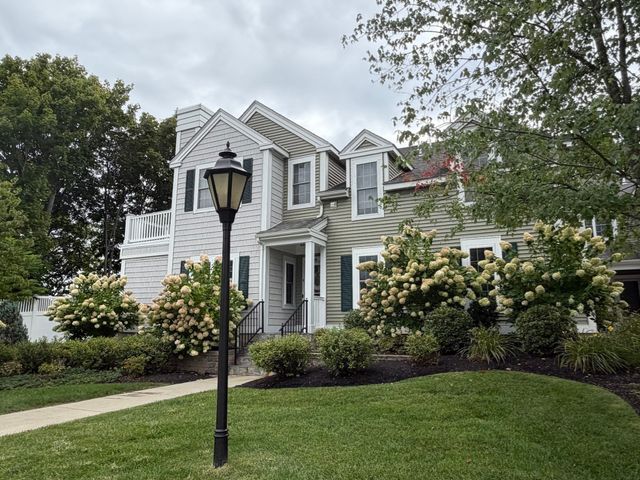 4 Village Dr 4, Quincy, MA 02169