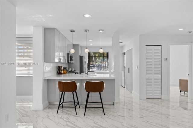 3549 Magellan Circle 418, Aventura, FL 33180