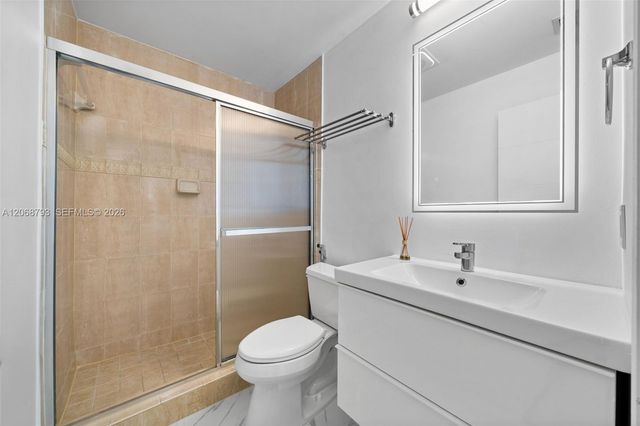 3549 Magellan Circle 418, Aventura, FL 33180