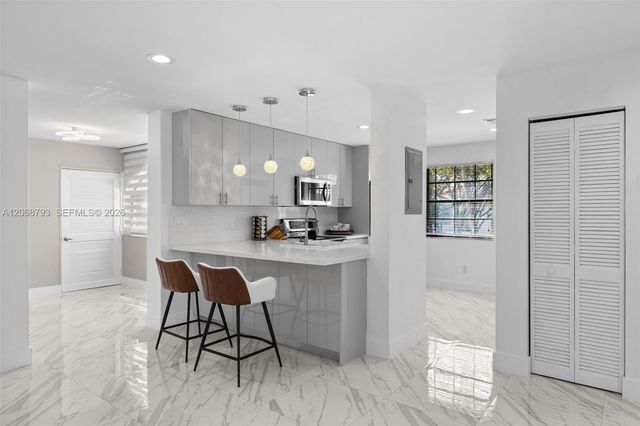 3549 Magellan Circle 418, Aventura, FL 33180