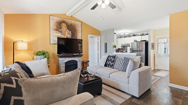 609 Stone Meadow Ct, La Vergne, TN 37086