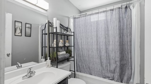 609 Stone Meadow Ct, La Vergne, TN 37086