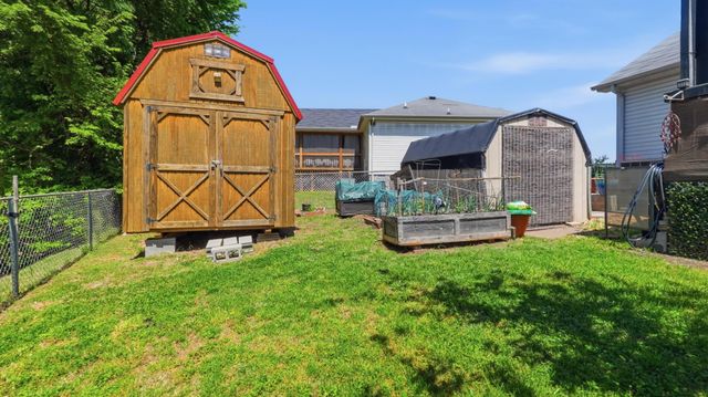 609 Stone Meadow Ct, La Vergne, TN 37086