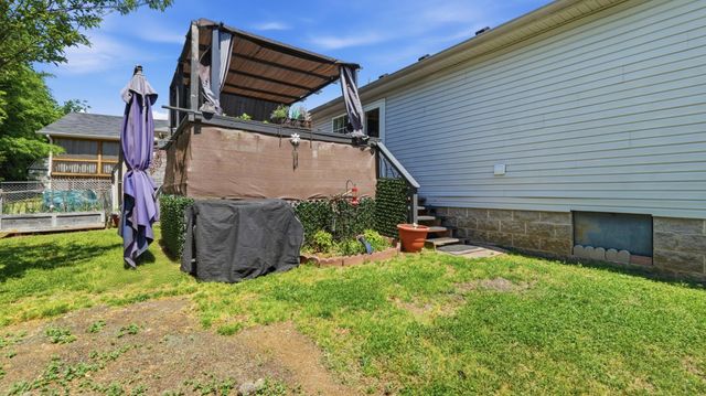 609 Stone Meadow Ct, La Vergne, TN 37086