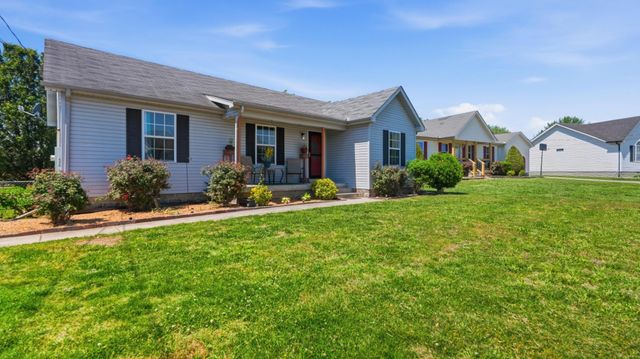 609 Stone Meadow Ct, La Vergne, TN 37086