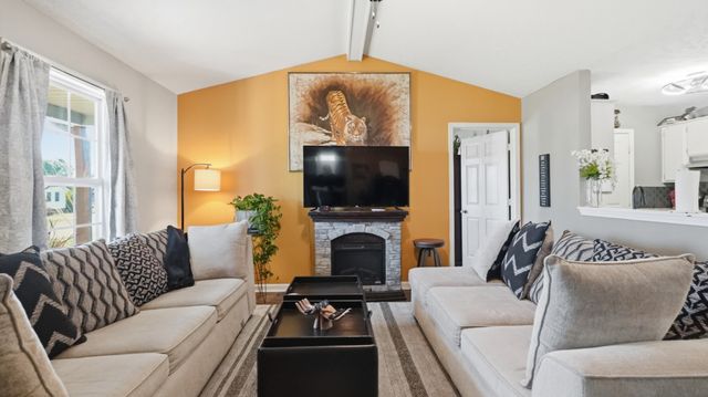 609 Stone Meadow Ct, La Vergne, TN 37086