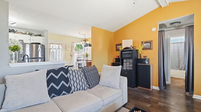 609 Stone Meadow Ct, La Vergne, TN 37086