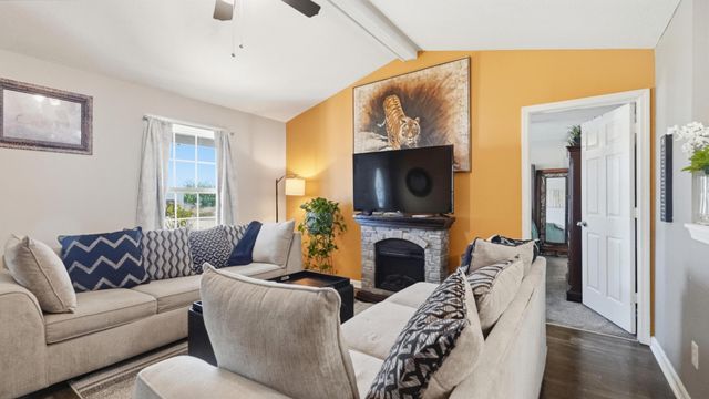 609 Stone Meadow Ct, La Vergne, TN 37086