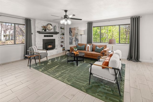 2 Southport Lane, Bella Vista, AR 72715