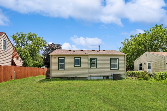 2012 E 27th Street, Des Moines, IA 50317