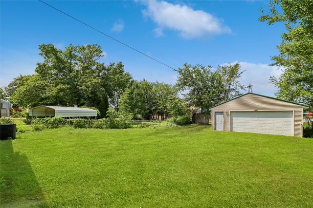 2012 E 27th Street, Des Moines, IA 50317