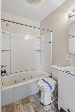 2012 E 27th Street, Des Moines, IA 50317