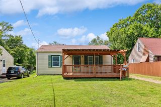 2012 E 27th Street, Des Moines, IA 50317