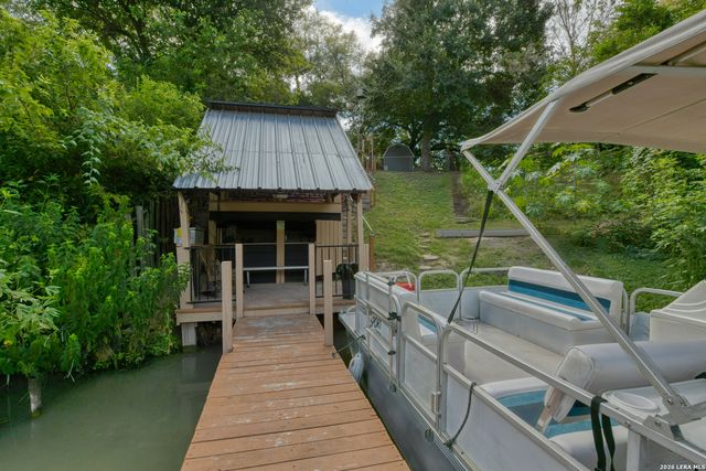 331 RIVER Bend Dr, New Braunfels, TX 78130