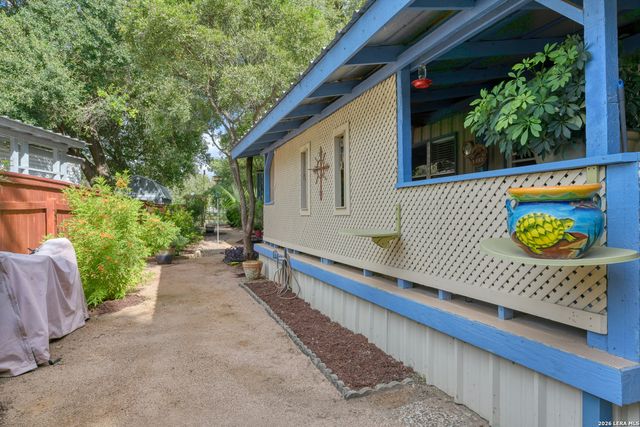 331 RIVER Bend Dr, New Braunfels, TX 78130