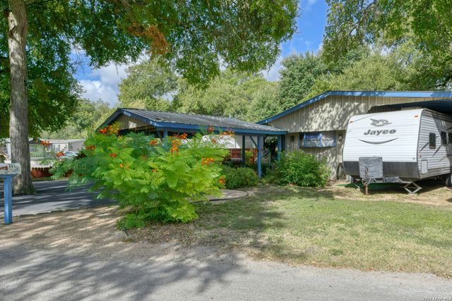331 RIVER Bend Dr, New Braunfels, TX 78130