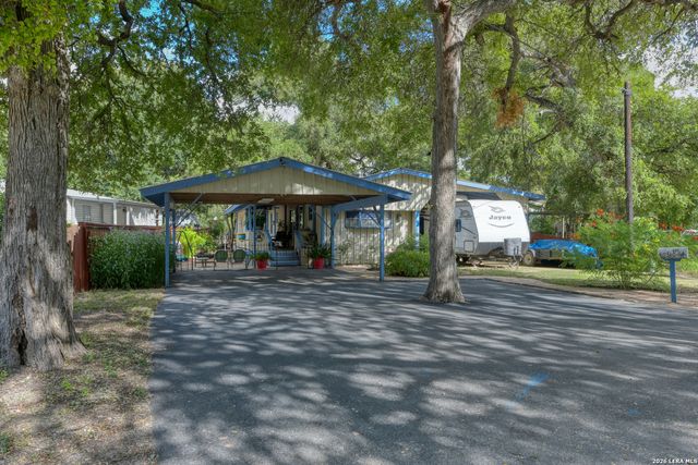 331 RIVER Bend Dr, New Braunfels, TX 78130