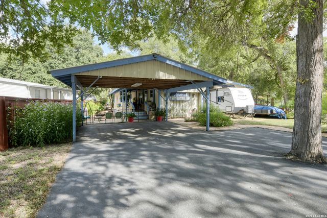 331 RIVER Bend Dr, New Braunfels, TX 78130