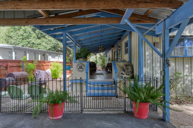 331 RIVER Bend Dr, New Braunfels, TX 78130