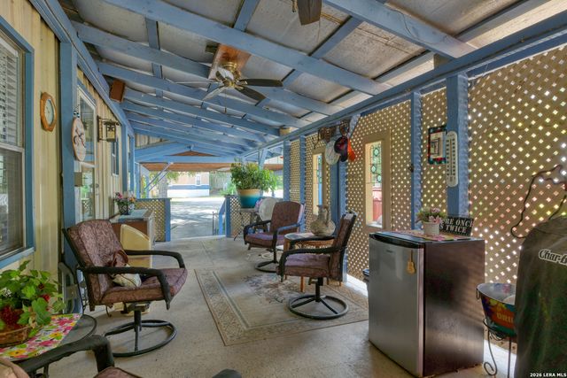 331 RIVER Bend Dr, New Braunfels, TX 78130