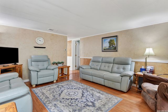331 RIVER Bend Dr, New Braunfels, TX 78130