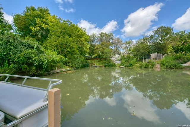 331 RIVER Bend Dr, New Braunfels, TX 78130