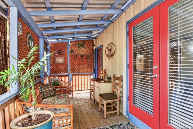 331 RIVER Bend Dr, New Braunfels, TX 78130