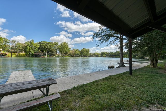 331 RIVER Bend Dr, New Braunfels, TX 78130